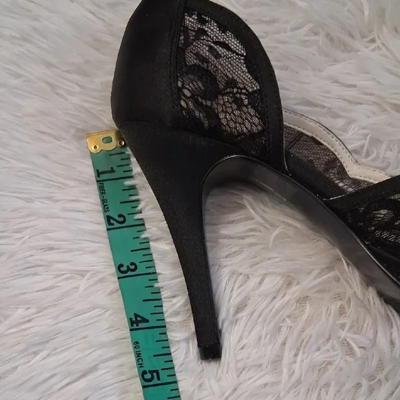 Lulu Townsend NWOT Elegant Black Lace Heels - Picture 6 of 11
